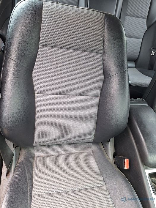 Scaun față, pasager MERCEDES-BENZ C-CLASS II W203 2005 C 220 CDI OM646 110KW|150HP 2005