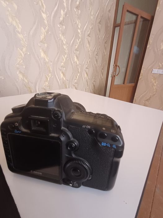 Canon 5d mark 3 yaxshi xolatda texnik muamosi yo'q