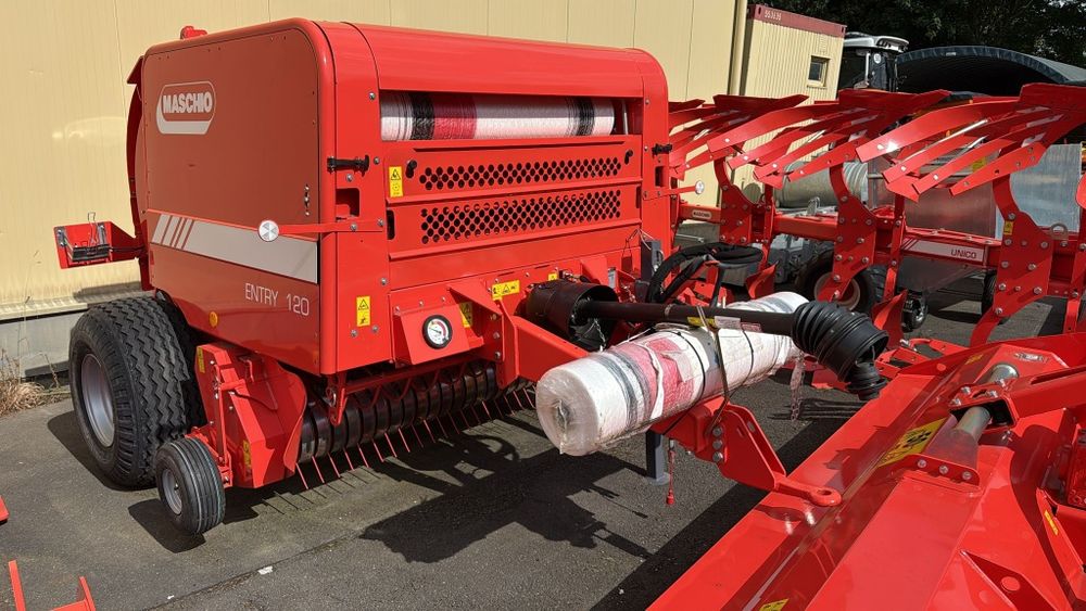 Vând Balotiera Maschio Entry 120 noua