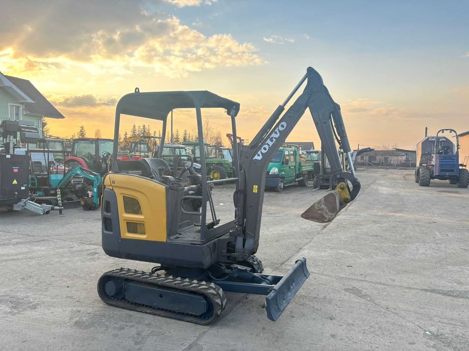 Miniexcavator Volvo EC18D , 2016 , 2 tone