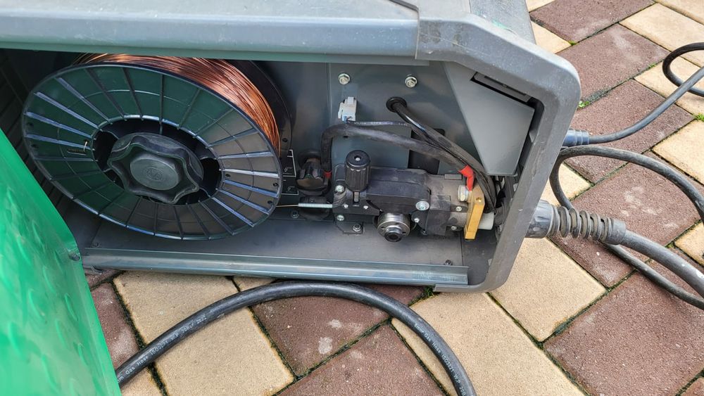 Aparat de sudura professional cu sarma Migatronic