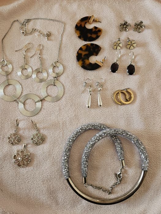 Бижута на AVON, с кристали, от полимерна глина и др.