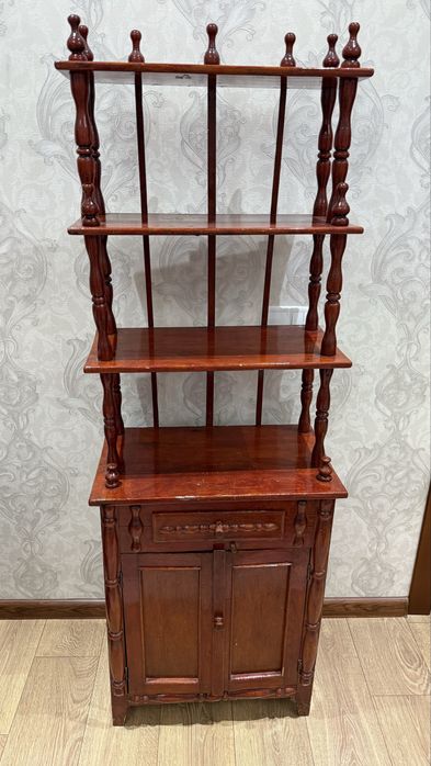 Срочно продам этажерку