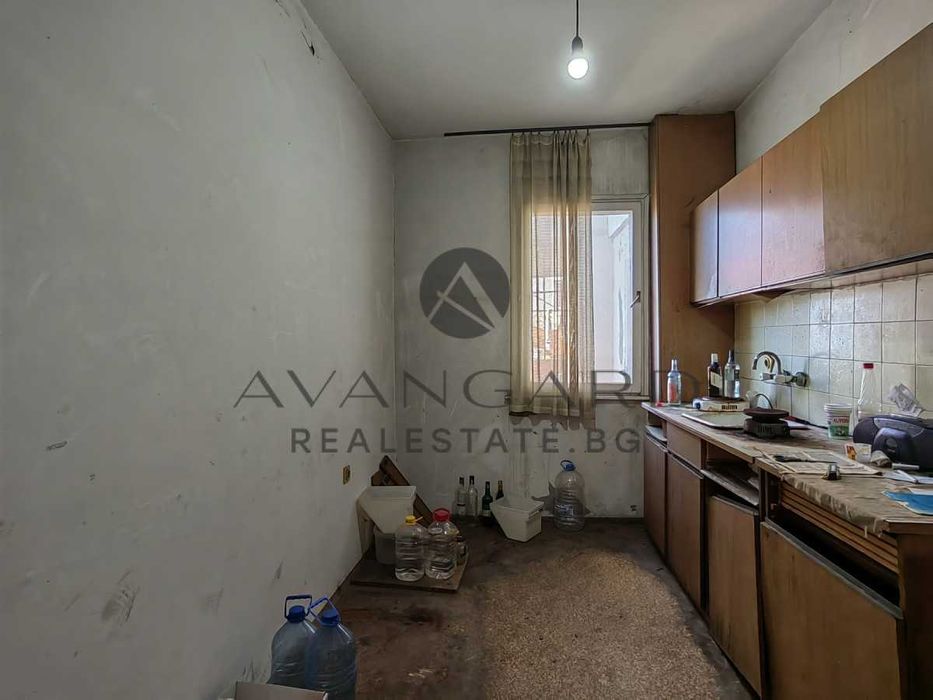 Продава се Тристаен апартамент в Пловдив, Кючук Париж - 70 кв.м за 1530 €/кв.м - Снимка #3