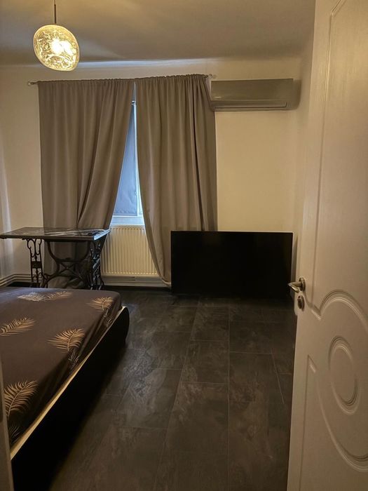 Vand apartament 2 camere , etaj 1 , Craiovita Noua
