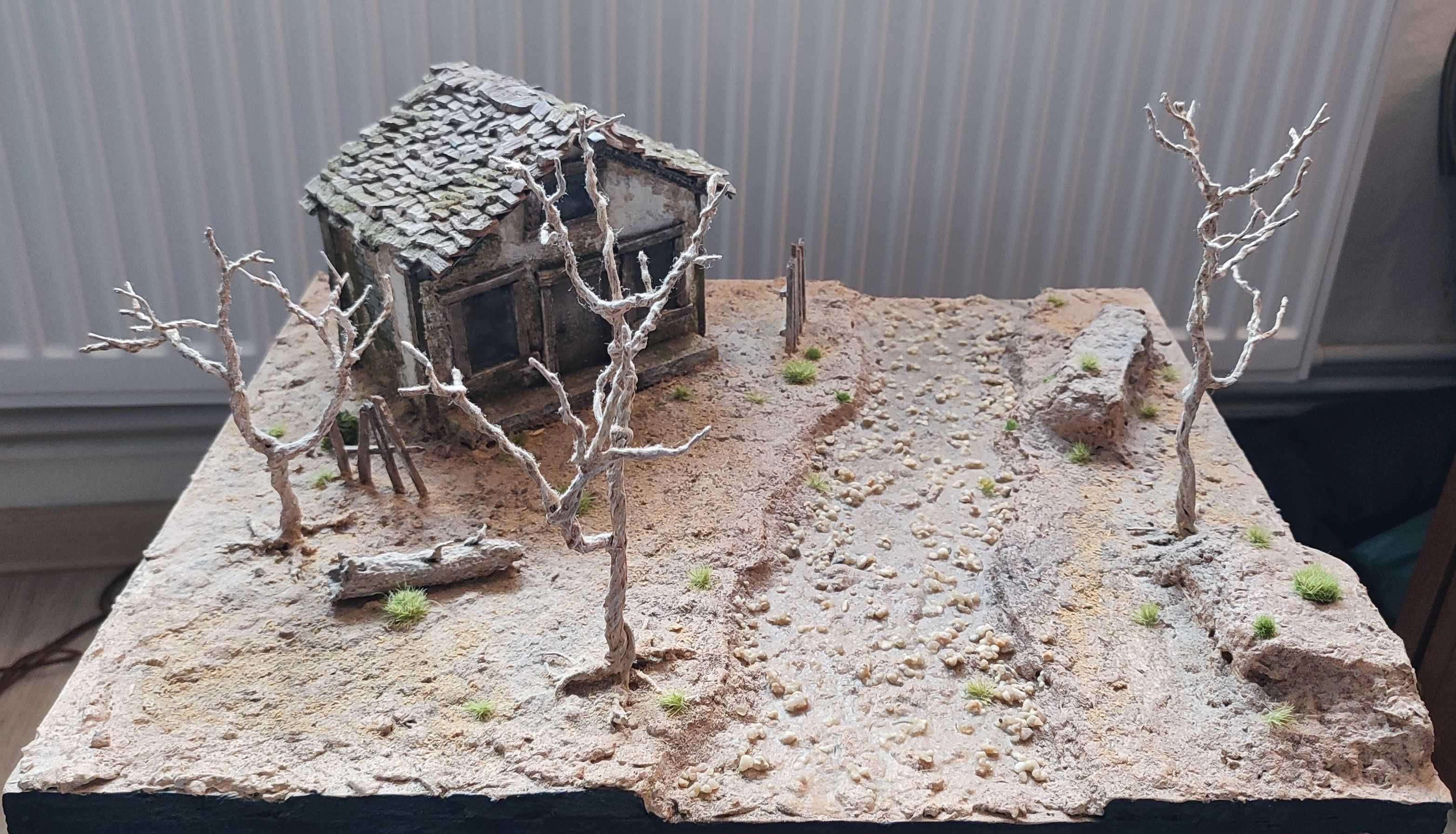 Diorama 2 - Casa in pustiu