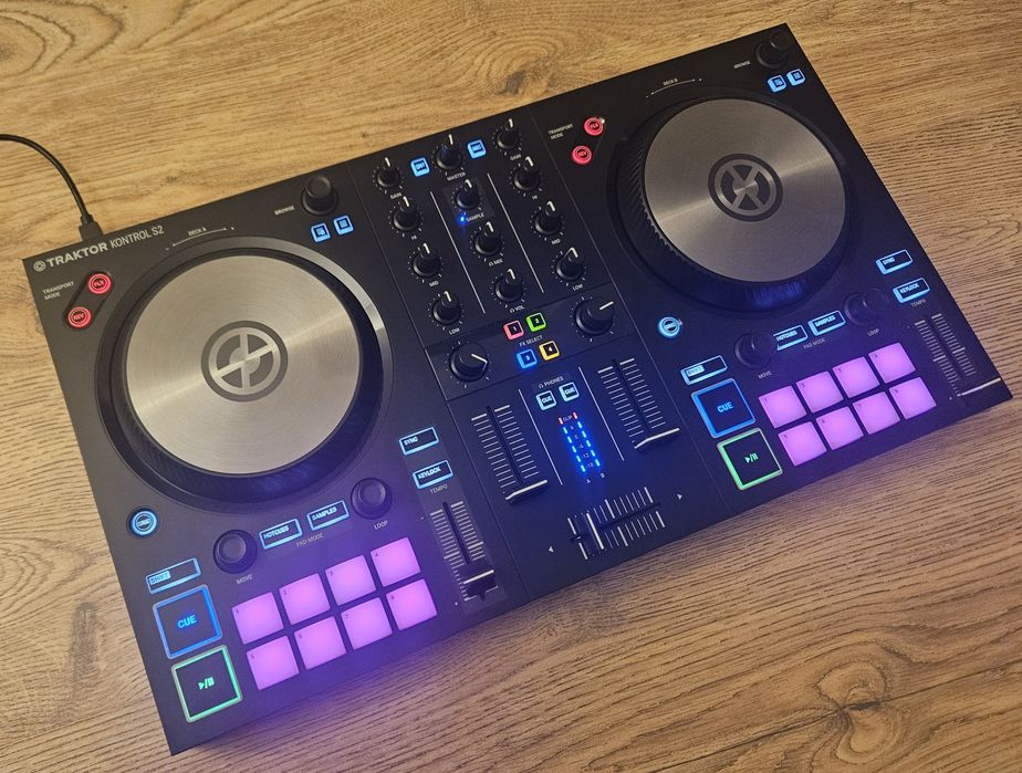 Traktor s2 mk3 / Launchpad mini 1 De Vânzare