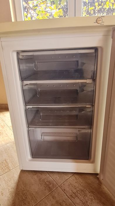 Фризер GROWN с 4 чекмеджета