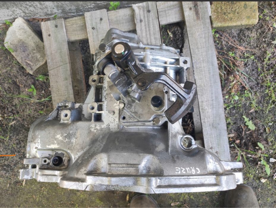 Продавам ръчна скоростна кутия за Chevrolet Cruze код B MC372