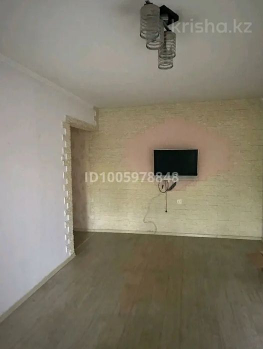 Срочно продам 2х комнатную квартиру на 2ом этаже