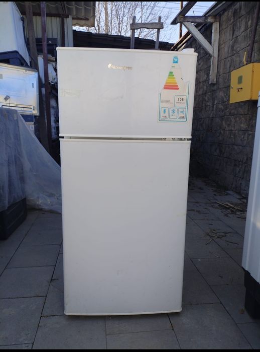 Мини холодильник ALMAGREEN  в хорошем рабочем состояние