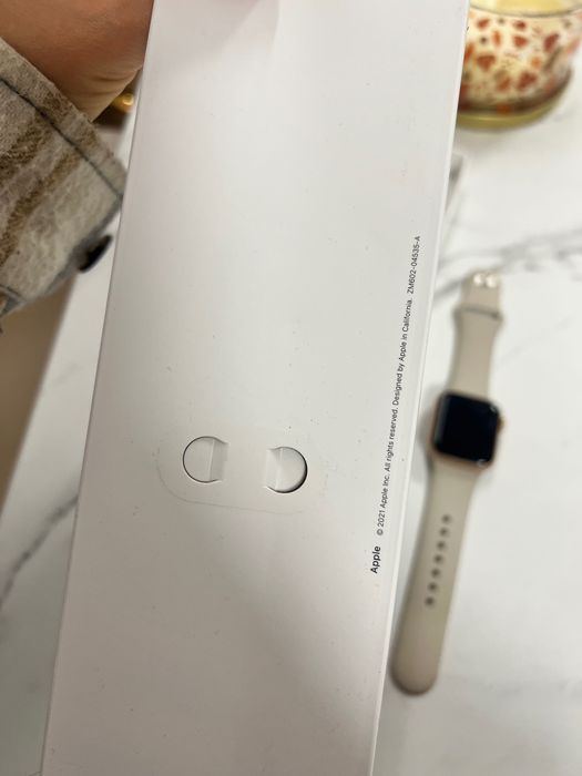 De vanzare Apple Watch SE.