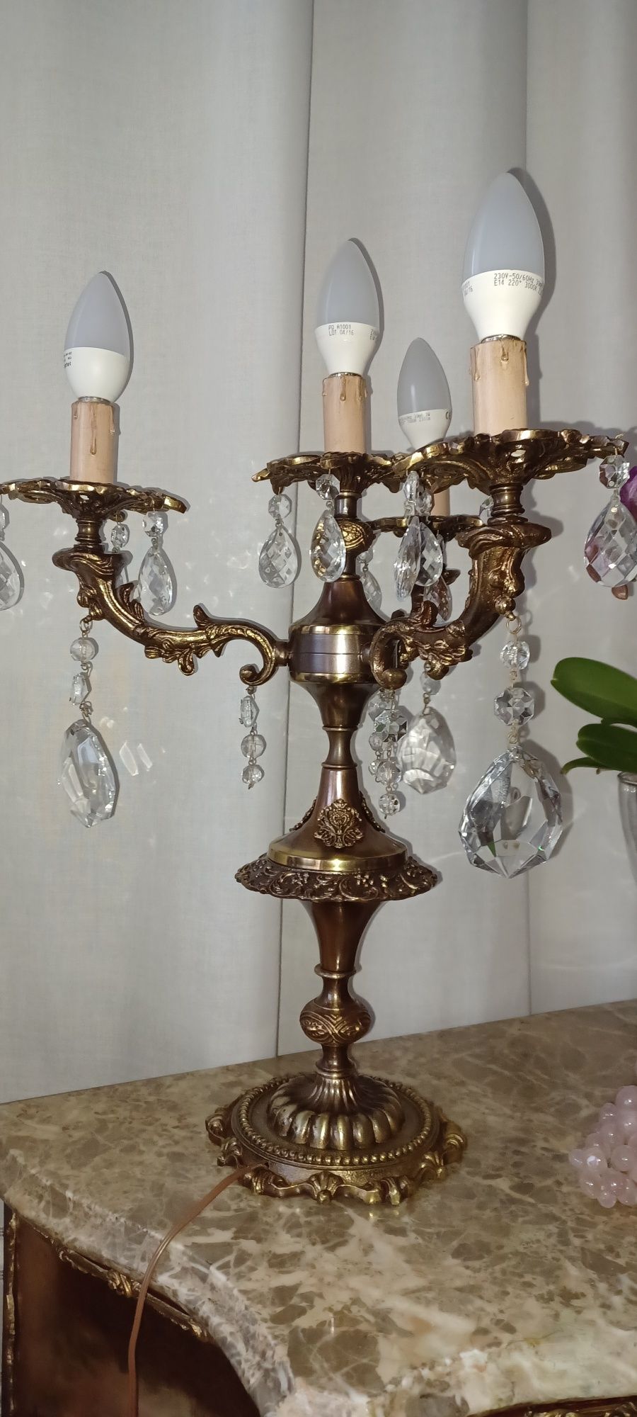 Candelabru electric