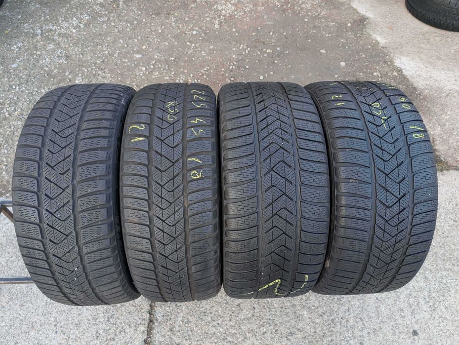 SET 4 Anvelope Iarna 225/45 R18 + 255/40 R18 PIRELLI - Runflat