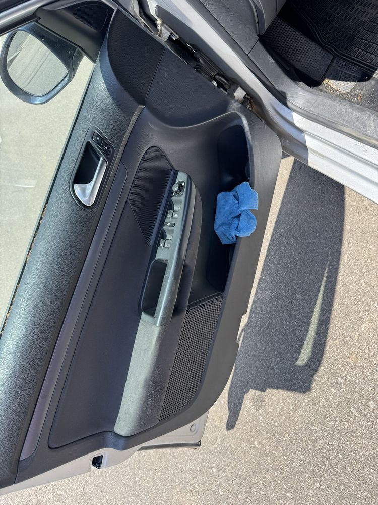 Dezmembrez dezmembrari vw golf 5 jetta break 1.9 TDI BLS 5 trepte