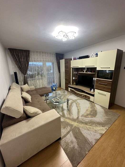Vând apartament 3 canere
