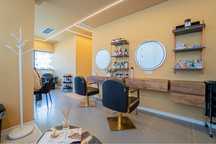 Închiriez scaune într-un salon de lux – zona ultracentrală Constanța