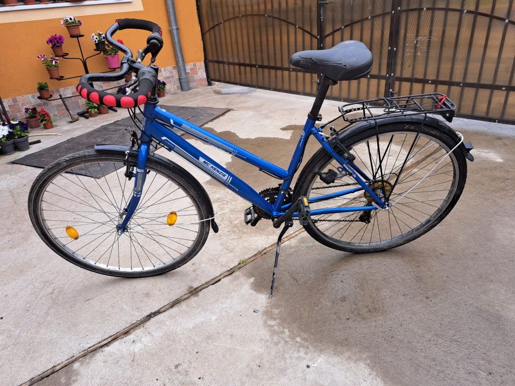 Bicicleta cu roti pe 28