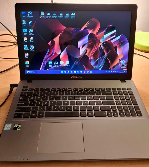 Laptop gaming Asus 16" i7, 12GB RAM, GTX950m, SSD 1000GB, 130W,x550vx