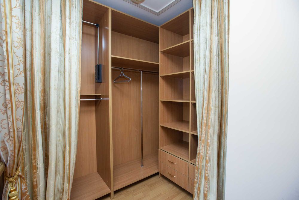 новый гардероб: 3 шкафа Ш*В 1,0*2,6м; 1,4*2,6; 1,24*2,6м