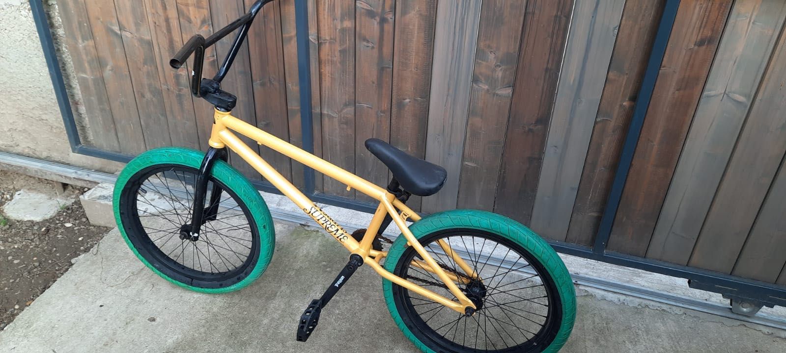 Bicicleta BMX - supreme bikes