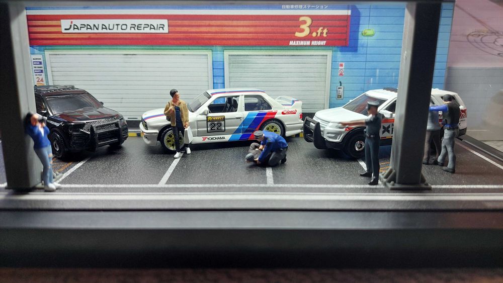 Шел shell бензиностанция с коли и камиони