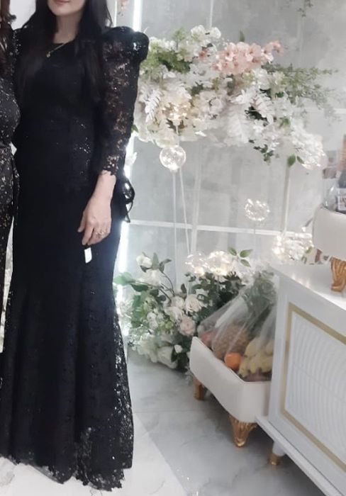 Платье почти новое продам