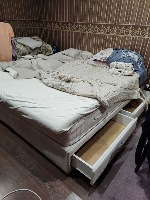 Разпродажба на мебели