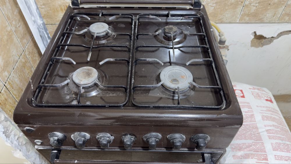 Ishlaydigan holatda gaz plitasi va dudburonni sotaman.