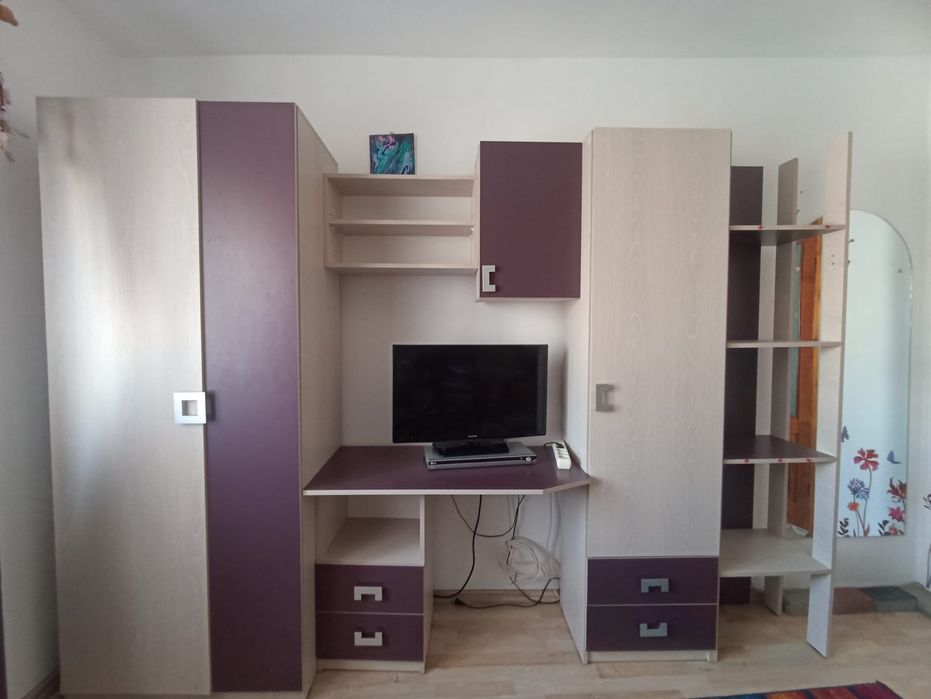 Mobilă tineret pentru dormitor
