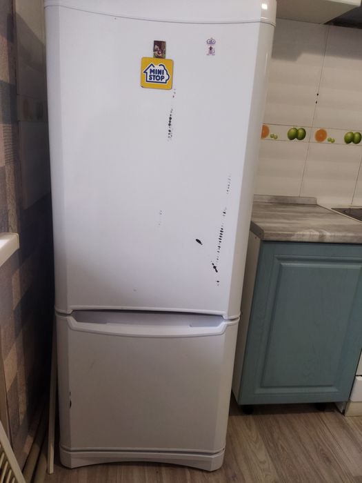 Продам холодильник