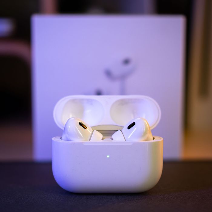 Apple AirPods Pro 2nd Gen, originale, cumpărate din MediaGalaxy