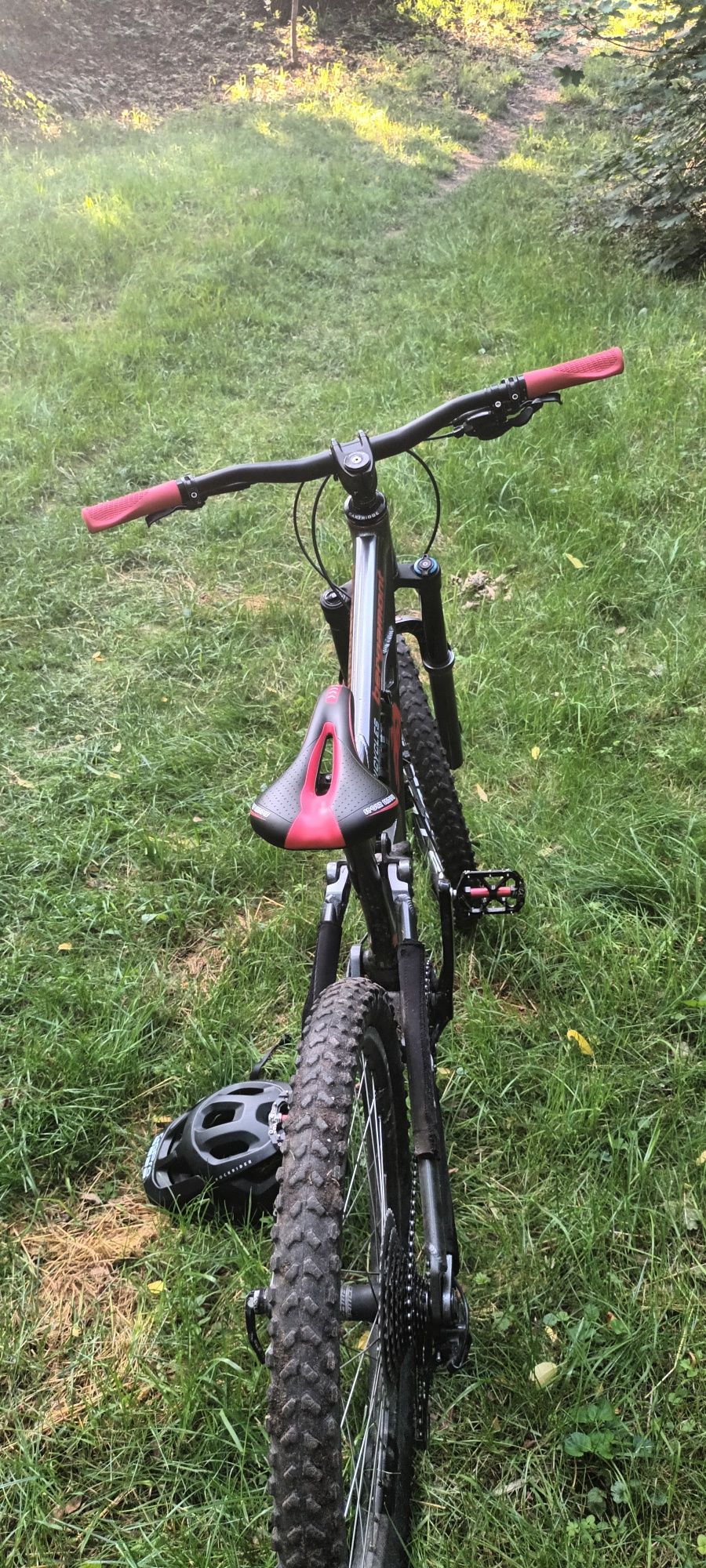 Se vinde bicicleta full suspension Bergamont costum