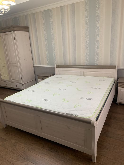 Кровать в комнату