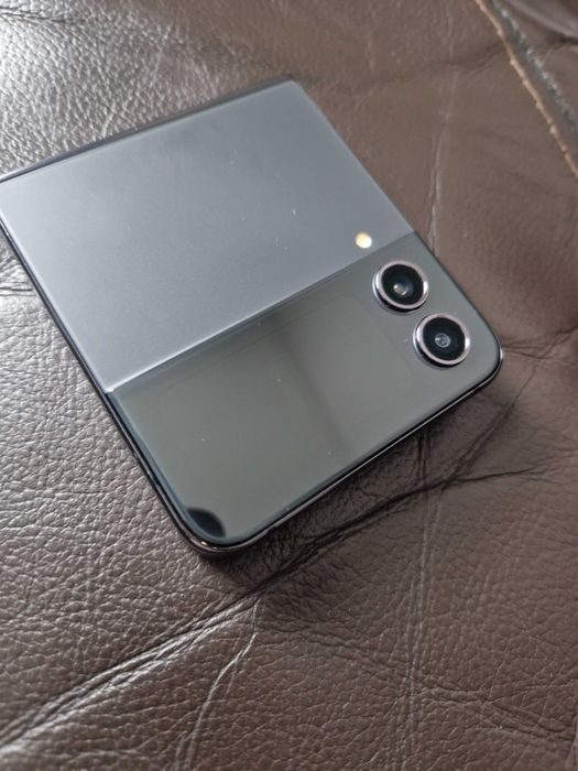 Samsung Galaxy Z flip 4  256GB