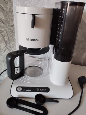Кофеварка Bosch белая с черным