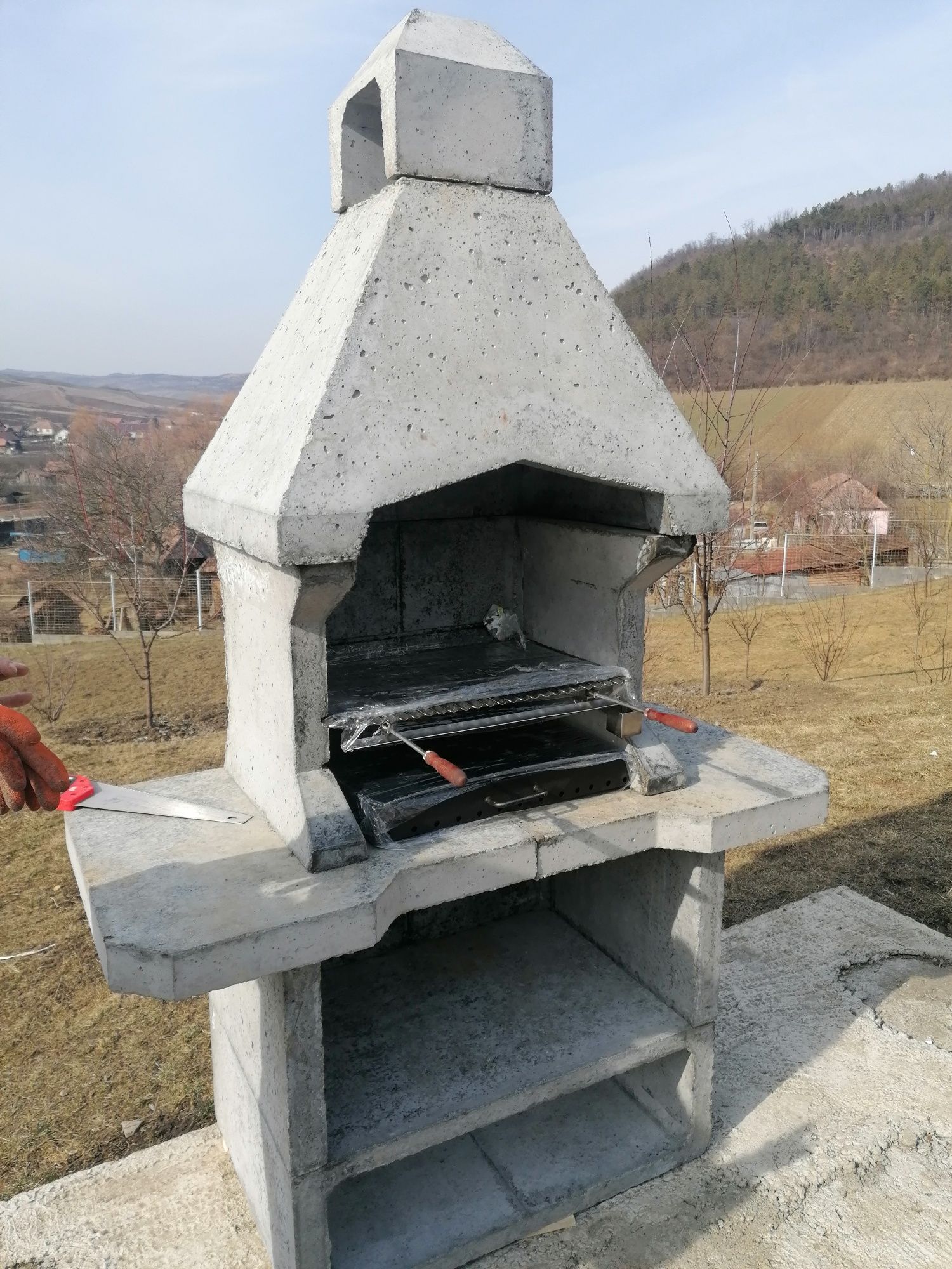 Grătare din beton armat. Rezistent la foc nu crapa