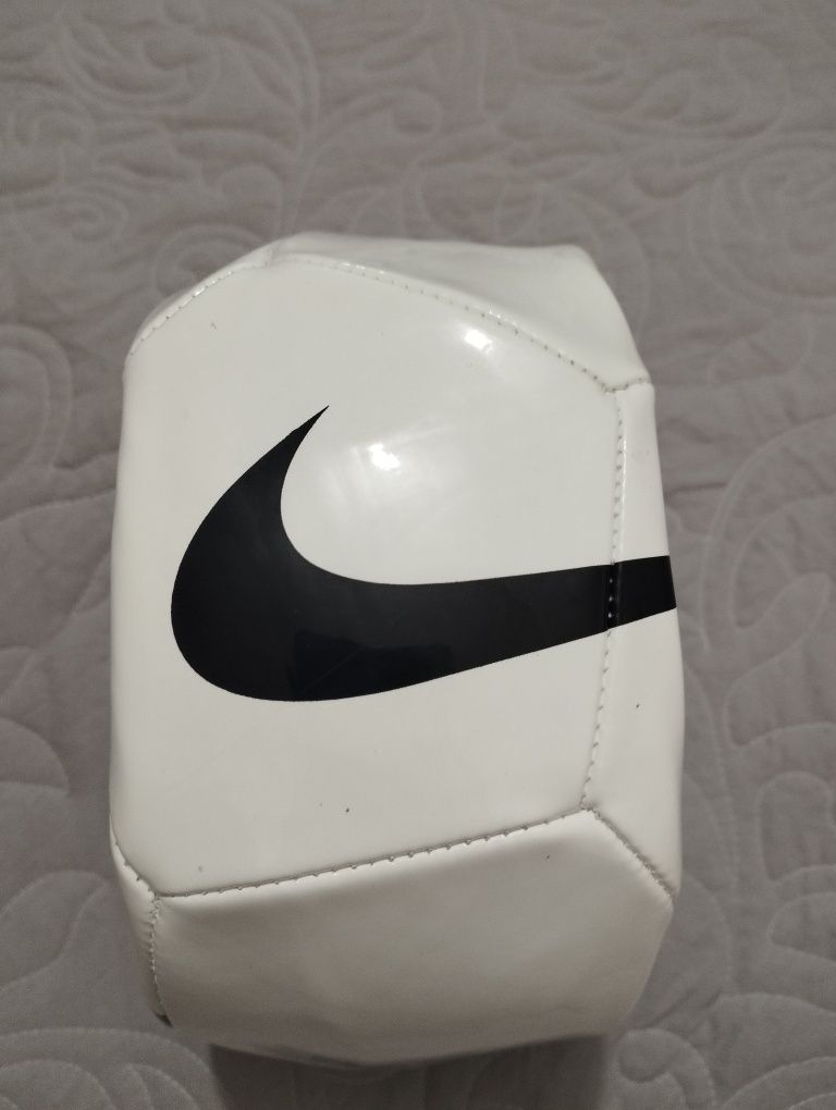 Minge Nike, Pitch Team, size 3