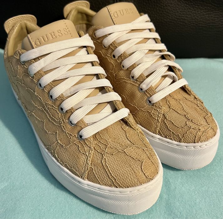 Adidași Guess dantelă mărimea 38