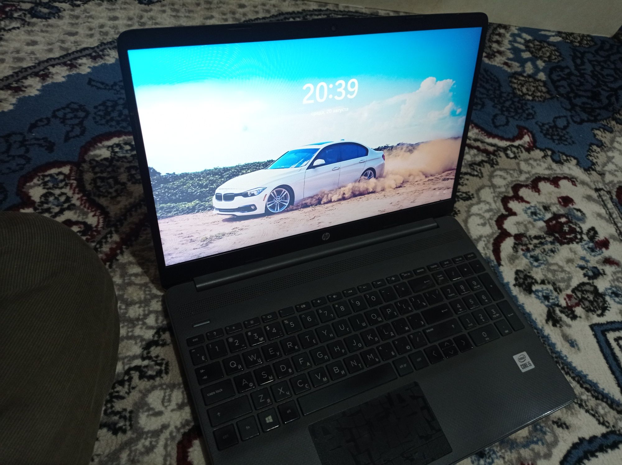 HP 250 g8 core-i5 12 GB operativka