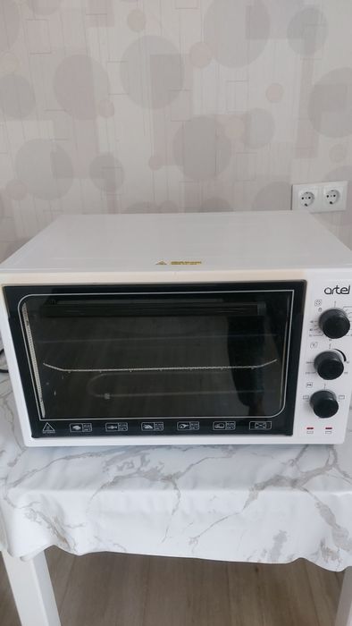 Духовка Artel в отличном состоянии