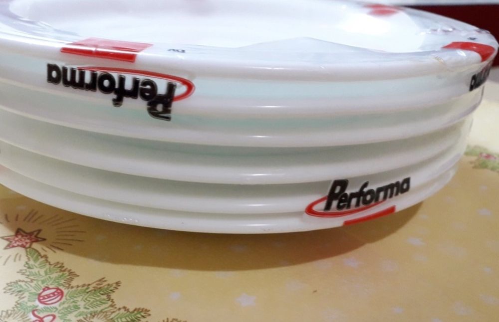 Farfurii Performa, in ambalaj original, 6 bucati
