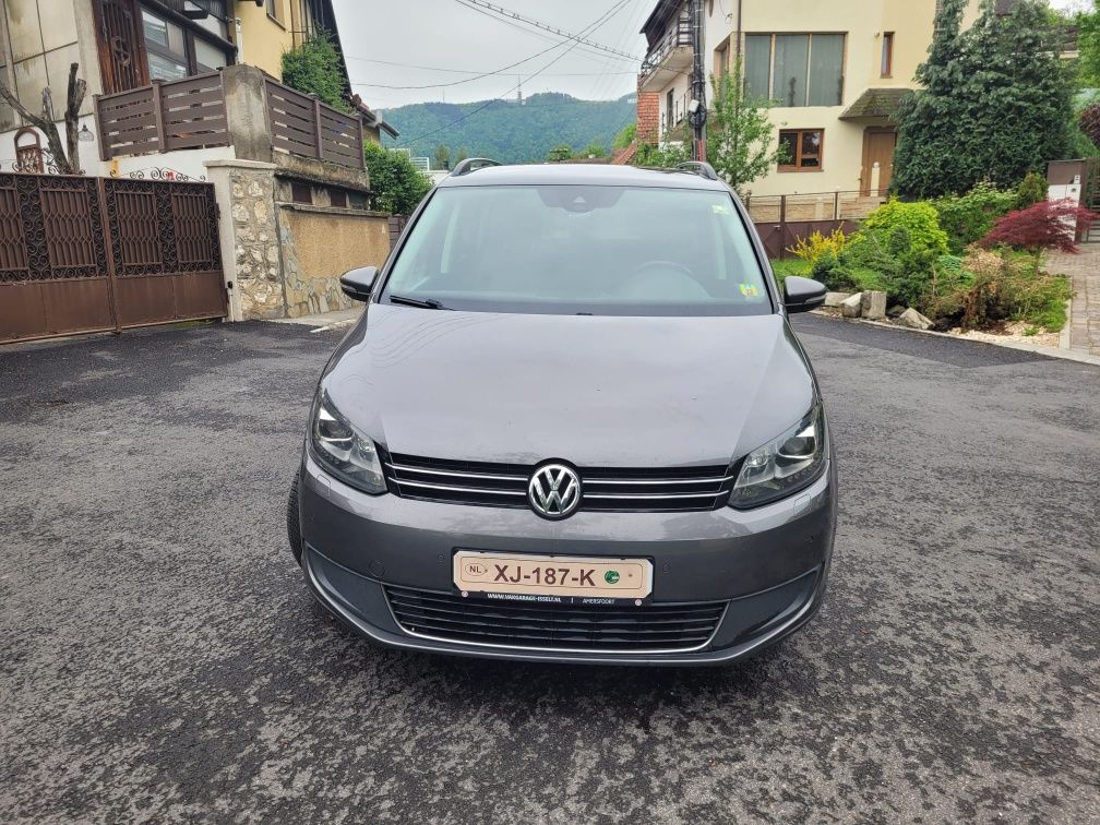 Volkswagen Touran 7 Locuri 2014 140 cp 2.0 TDI 

Vând Volkswagen Tou