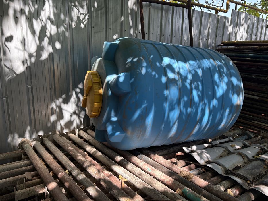 Продам емкось 1 куб