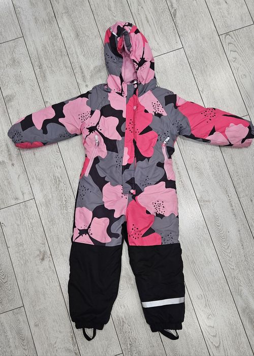 Продам зимний комбинезон на девочку