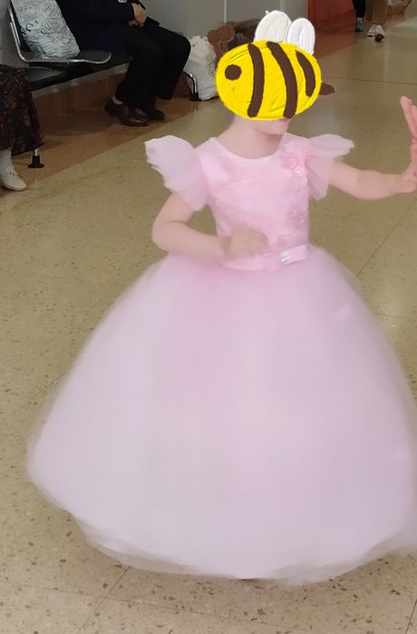 Продам шикарное платье на девочку