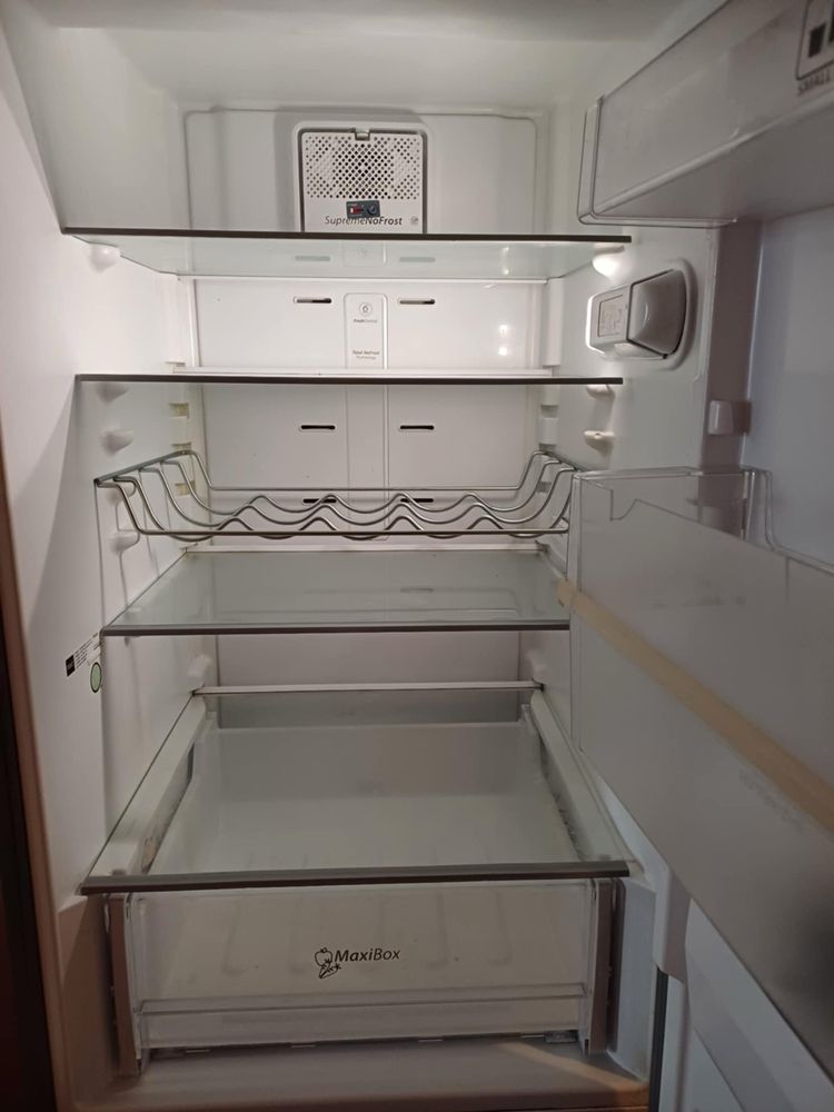 Продавам хладилник Whirlpool