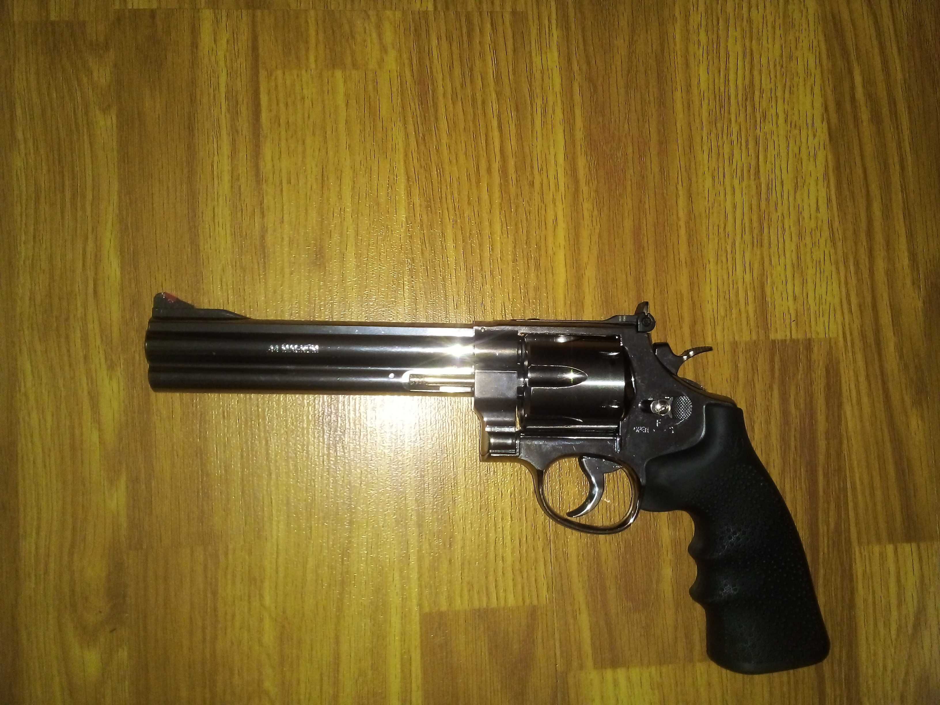 Revolver airsoft Smith & Wesson 629