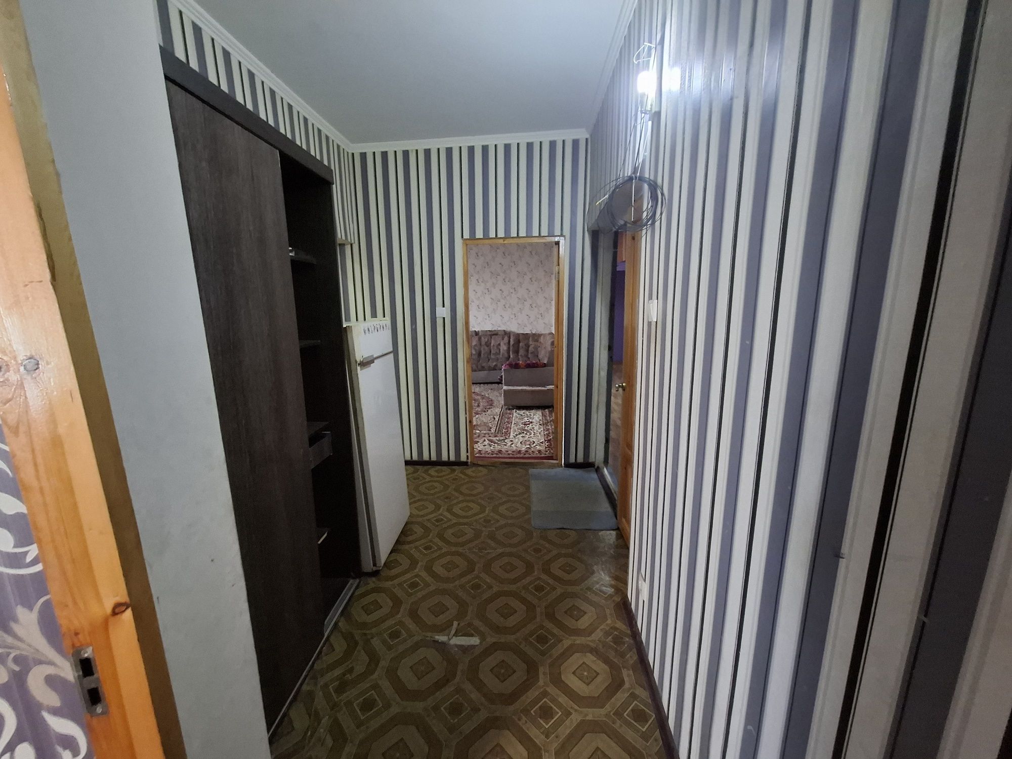 Arenda kvartira Yashnabod T Kadishva Katelni oldida 2xona 2etaj