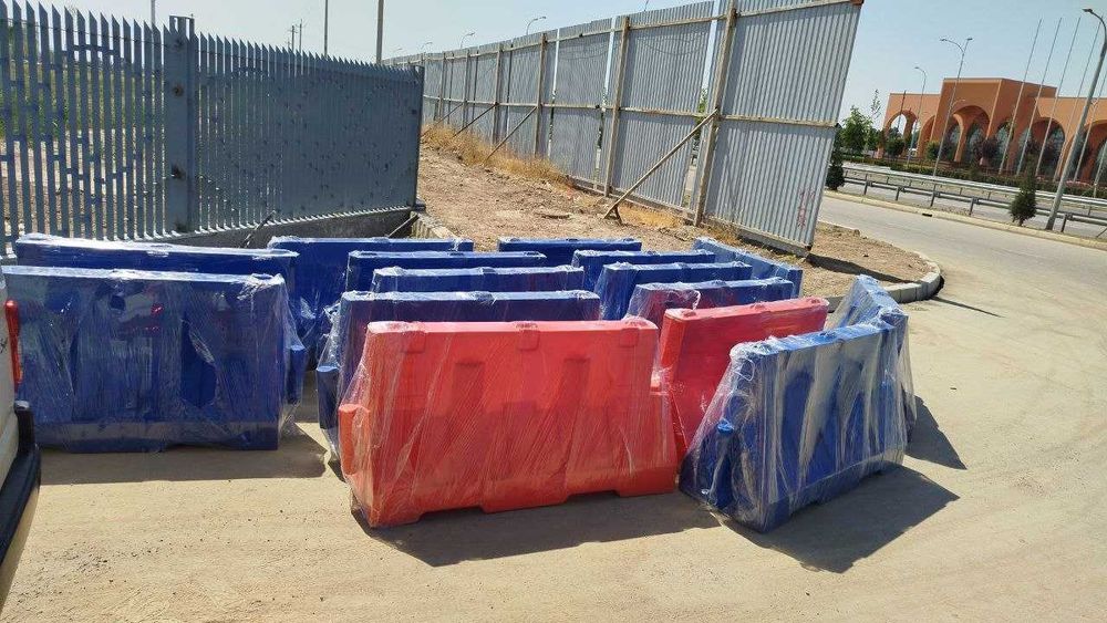 Пластиковое дорожное ограждение